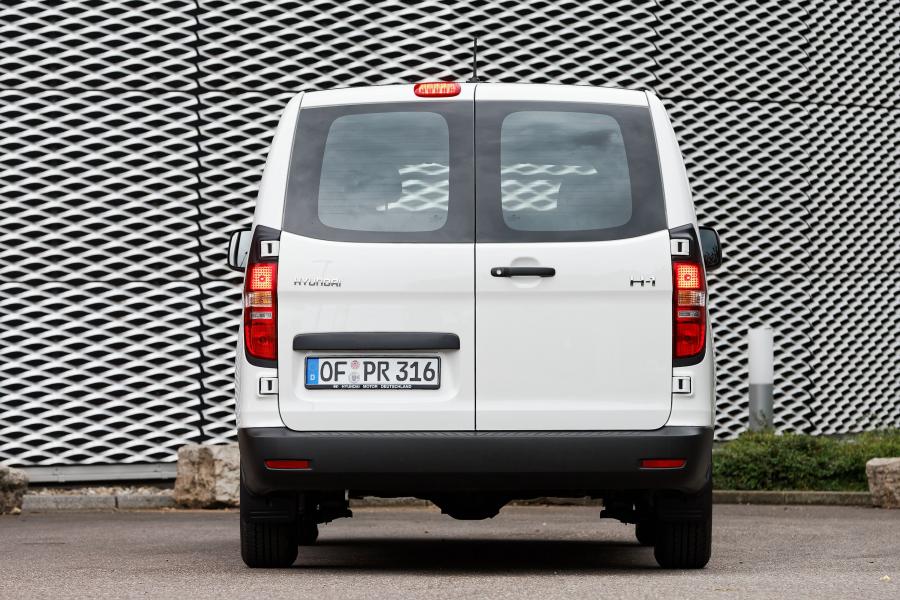  Hyundai H-1 Van (TQ) 2016 года  (фото 2 из 26)